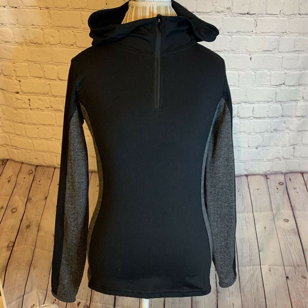 Actra Black 1/4 zip hoodie, S